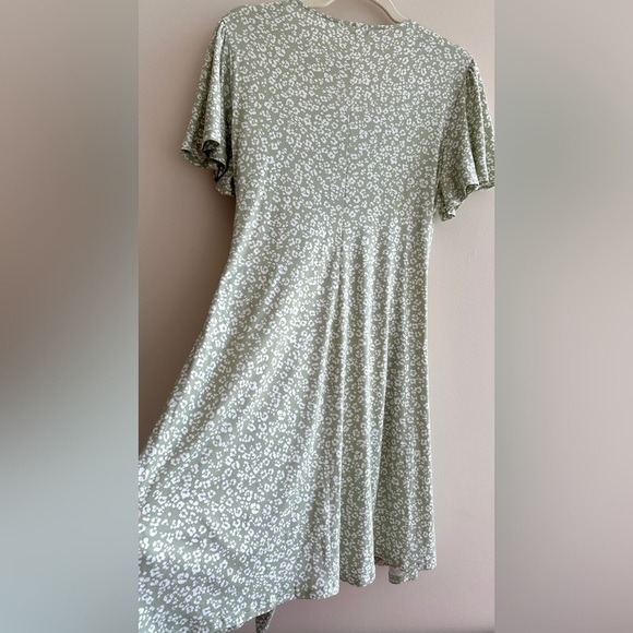 nine britton Green and White Animal Print Stretch Wrap Dress, Size Large - Picture 16 of 16